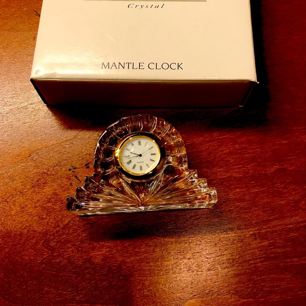 BRAND NEW CRYSTAL MANTLE CLOCK BY ROYAL LIMITED